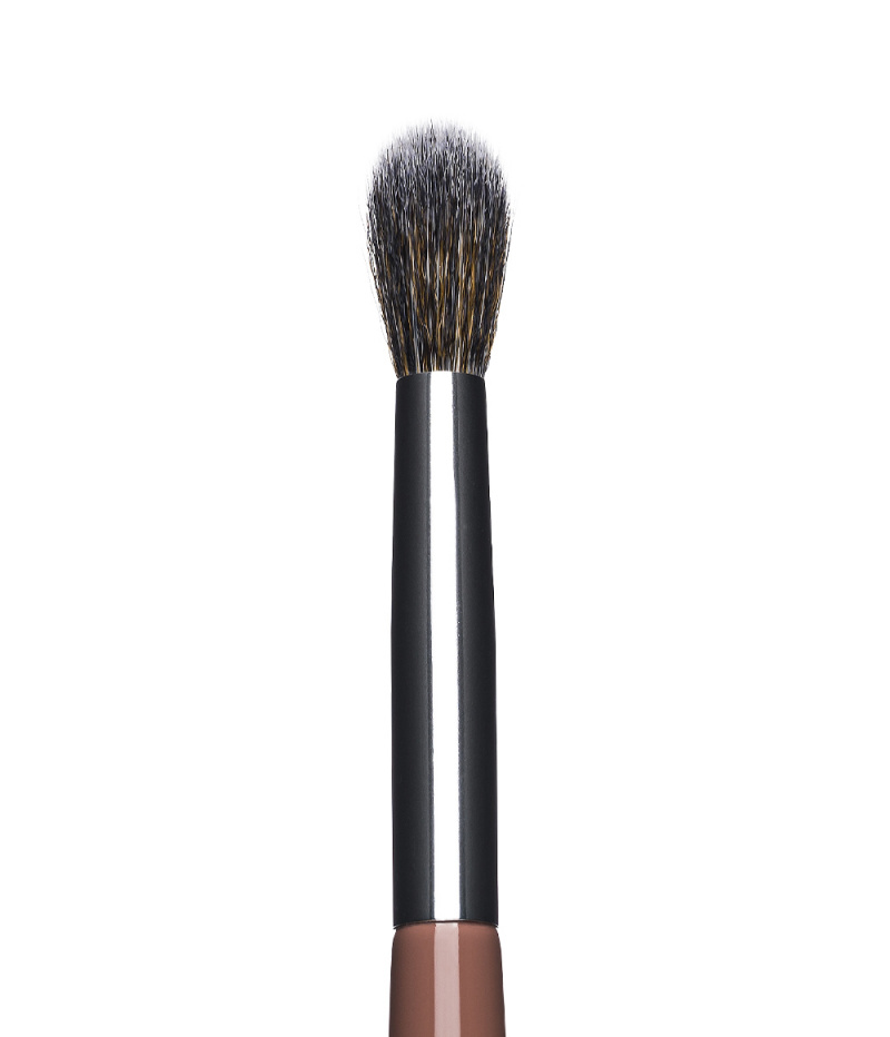 PRECISION CREASE BRUSH 06